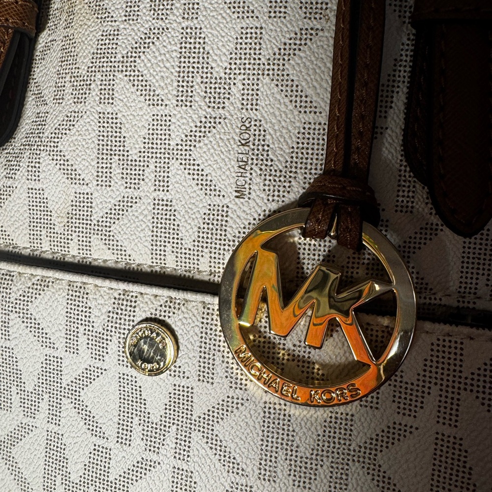 Michael Kors Cream and Brown Signature Tote - Picture 8 of 9